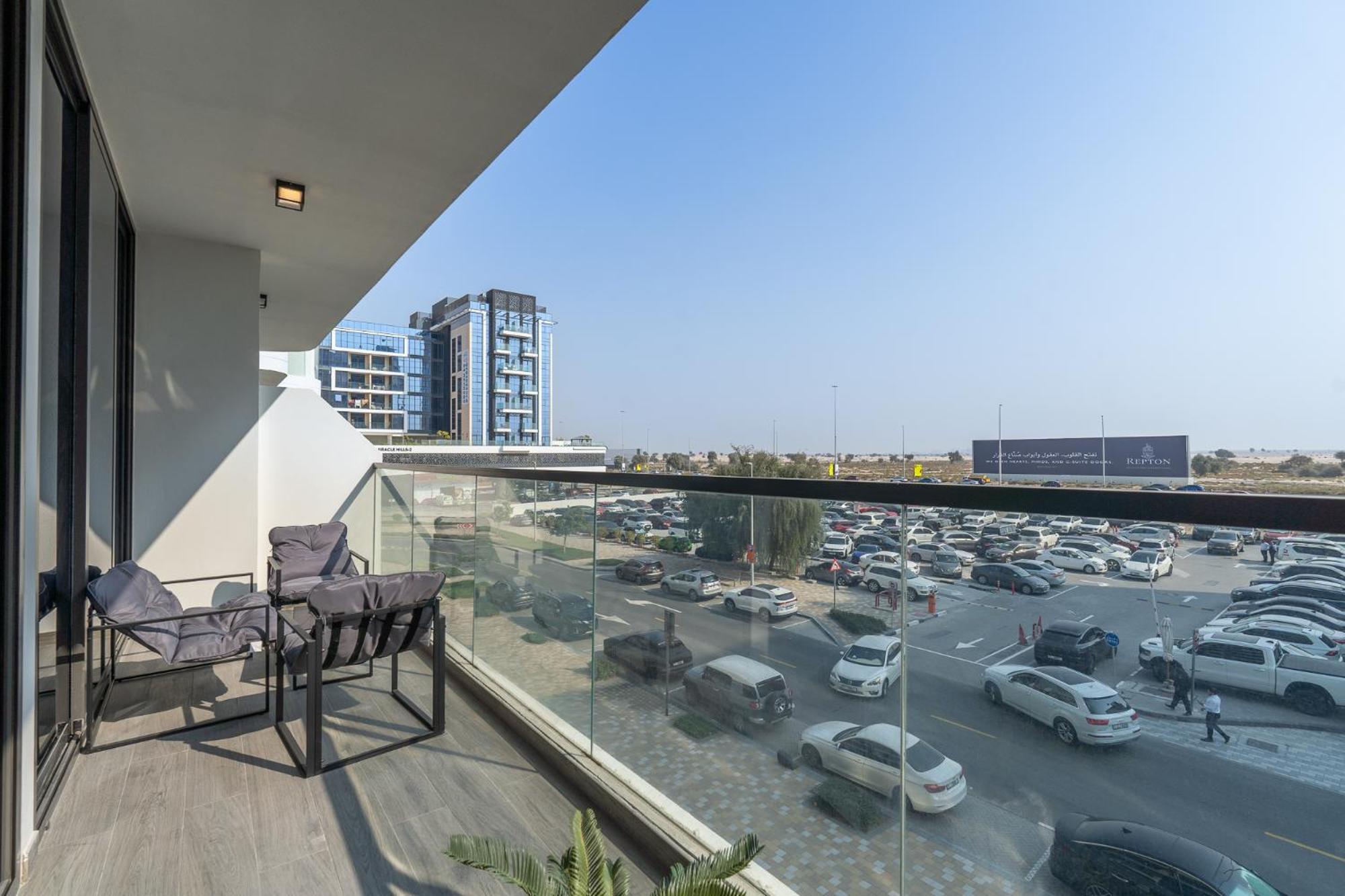 Apartment Modern Comforts In Arjan - Chic 1bedroom
